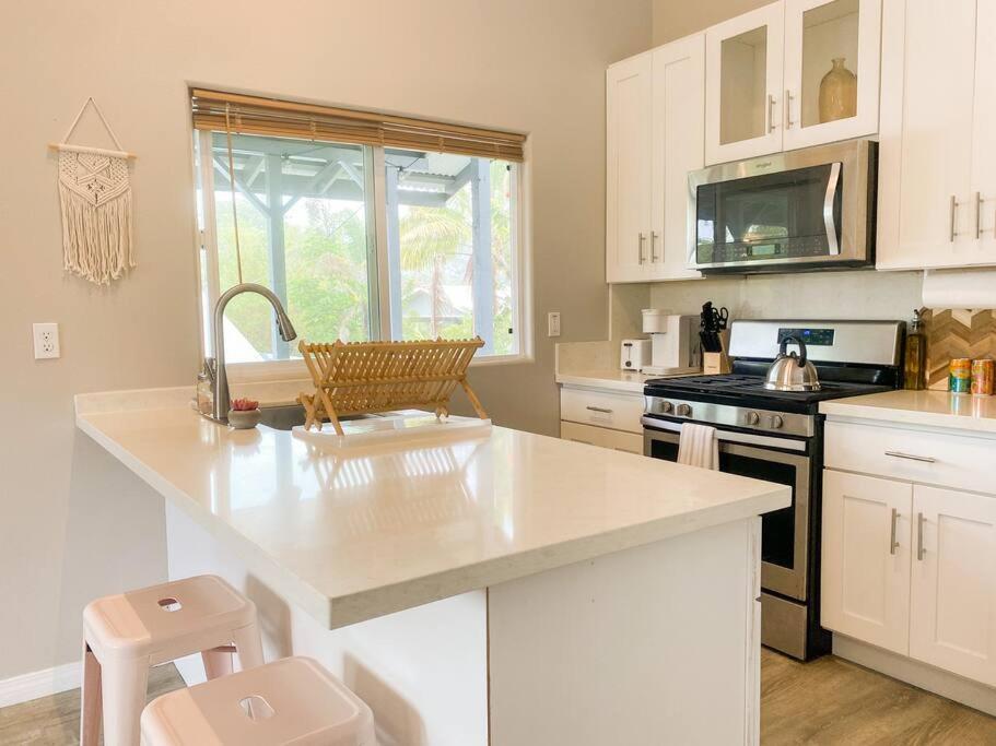 Hibiscus Hale, Full Kitchen, King Bed, Parking Apartment Keaau Exterior photo